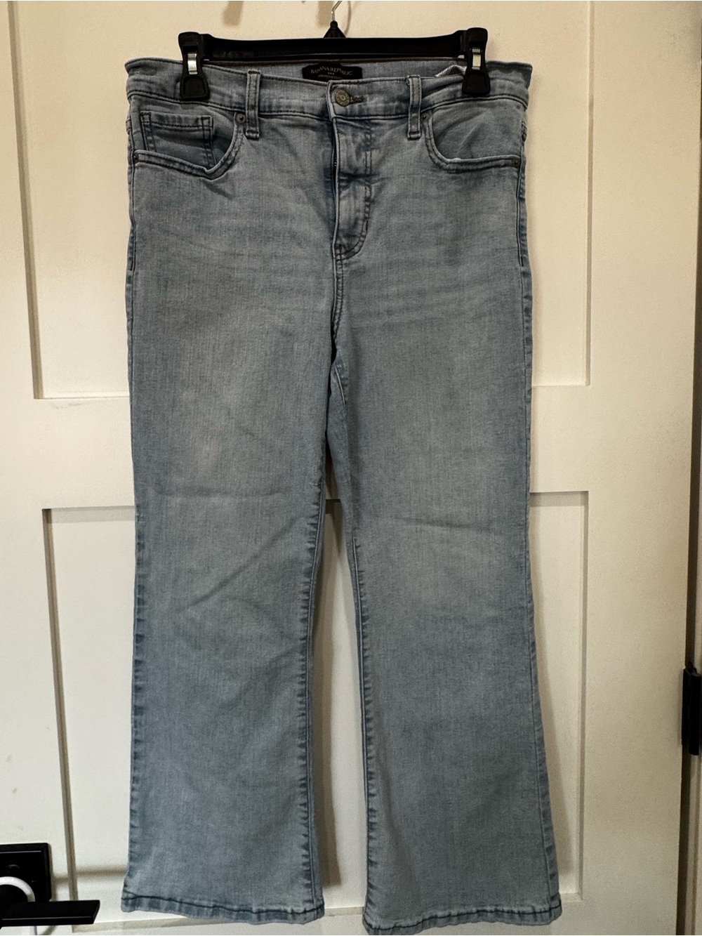 Banana Republic Light Wash Bootcut cropped Jeans size 6/28